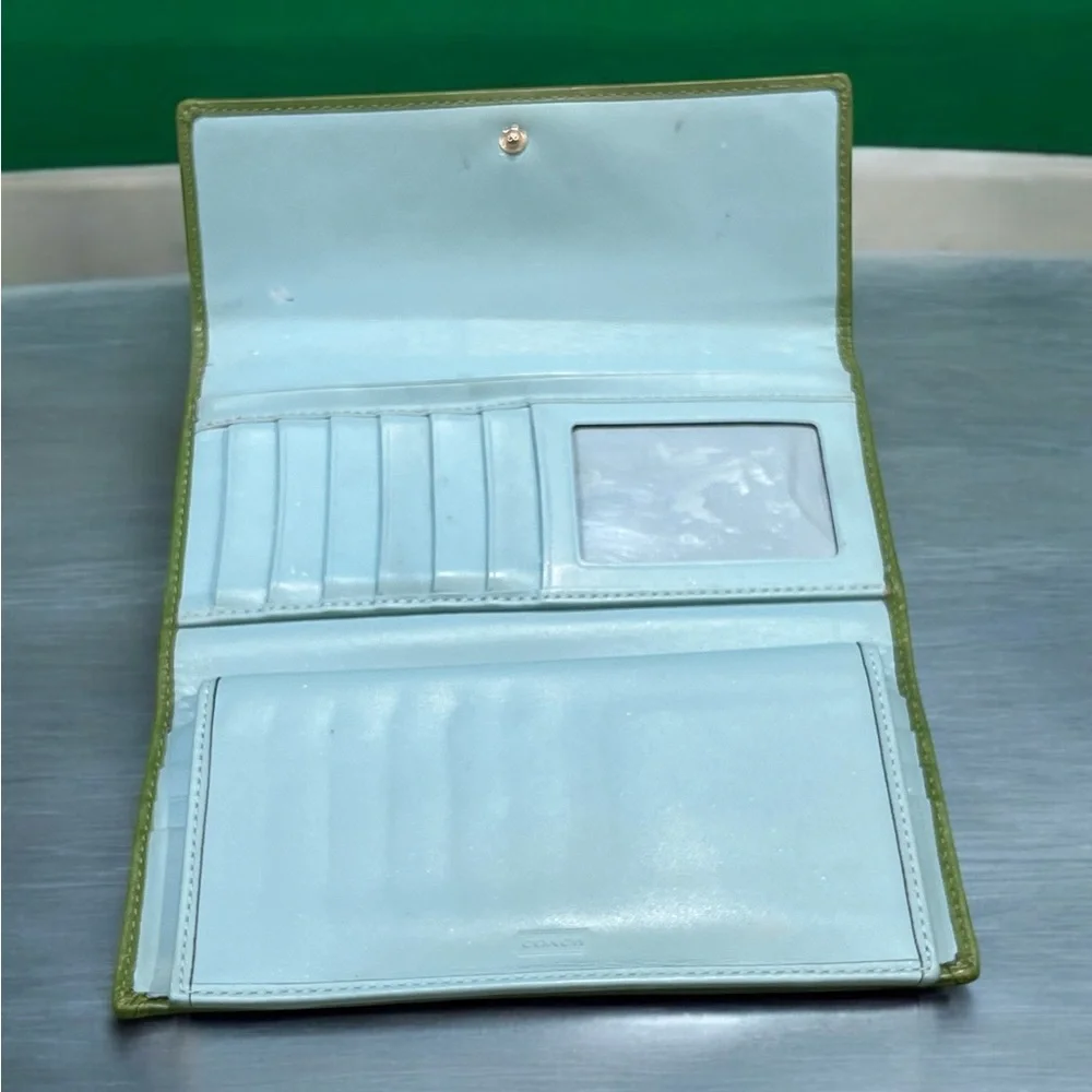 Coach Soho Green/Blue Leather Tri-Fold Wallet. - Picture 6 of 6
